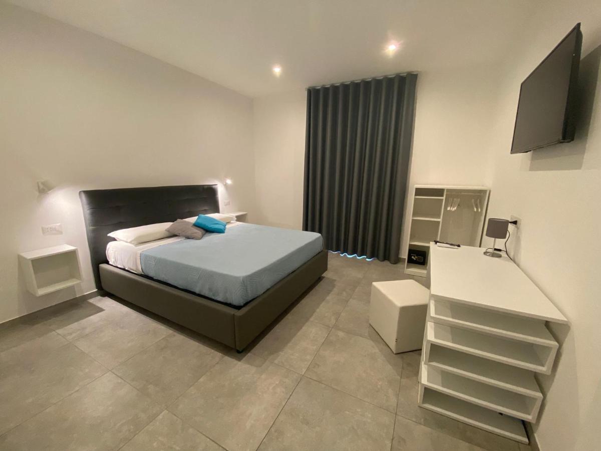 Invilla Bed&Breakfast - Quality Rooms Санта-Марія-ді-Кастеллабате Екстер'єр фото